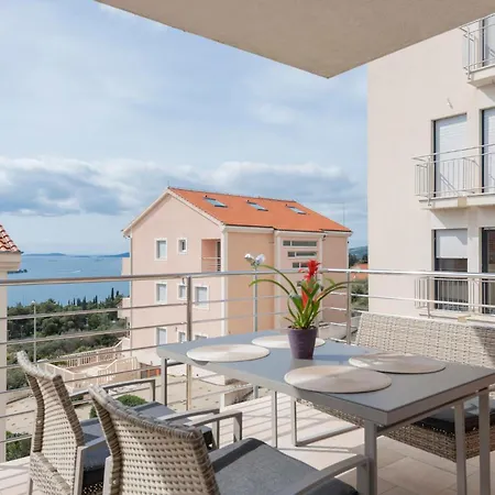 Apartment 1 Bedroom Amazing In Seget Donji
