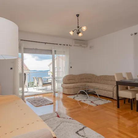 Apartment 1 Bedroom Amazing In Seget Donji *