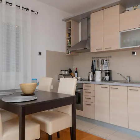 Apartment 1 Bedroom Amazing In Seget Donji